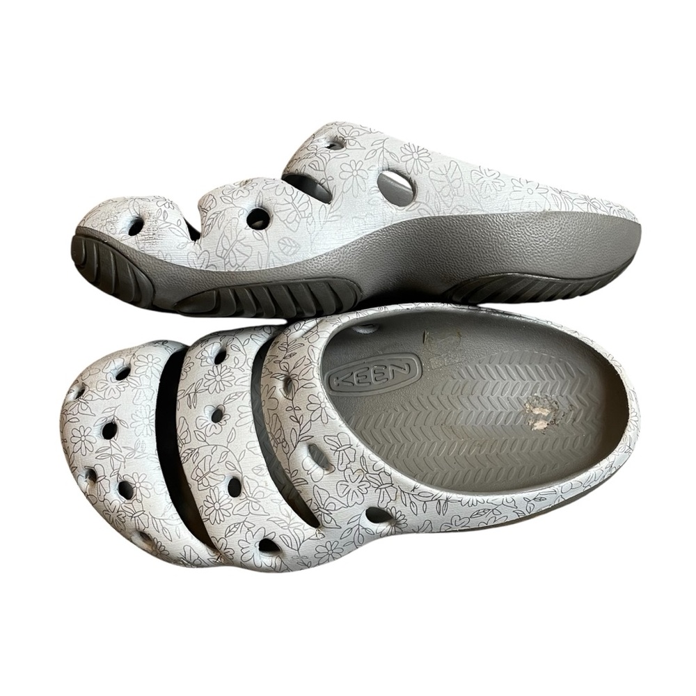 Keen Yogui Arts Sandals Hawaii Flowers Silver Slip-on Unisex